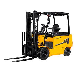Reliable Electric Forklifts by Al Shirawi Trading for Industrial Use in UAE
