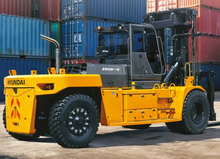 heavy cat forklift