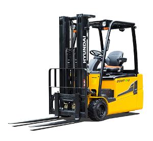 15BT-9U electric forklift in UAE warehouse for efficient material handling