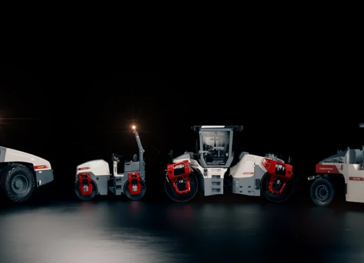 compactor machine for road construction