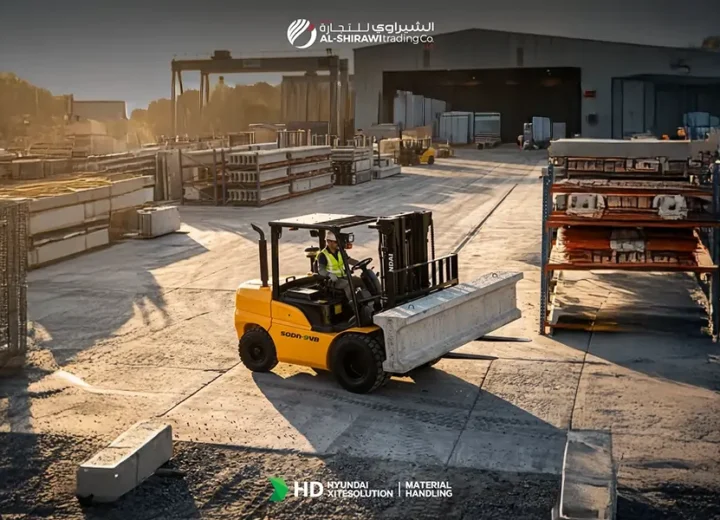 Hyundai forklift operating in a UAE warehouse during summer