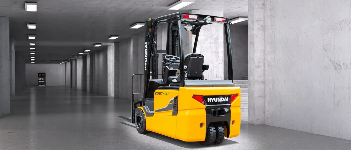 electric forklift for warehouse operations UAE